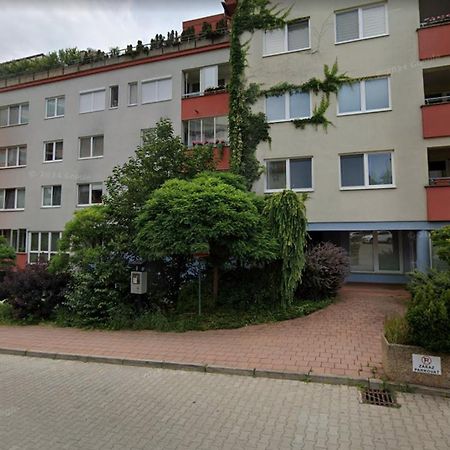 Alure Residences 2 & 24H Self Check-In, Parking In The Garage In The Apartment Building Included, New Building, Terrace, Green Location With A Forest Park With A Lake, Children'S Playground Banská Bystrica Dış mekan fotoğraf