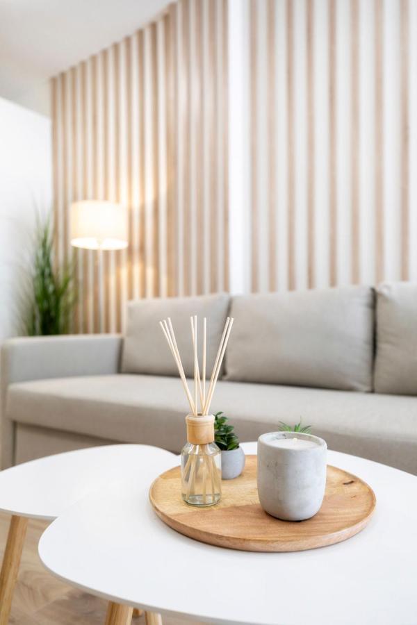 Alure Residences 2 & 24H Self Check-In, Parking In The Garage In The Apartment Building Included, New Building, Terrace, Green Location With A Forest Park With A Lake, Children'S Playground Banská Bystrica Dış mekan fotoğraf