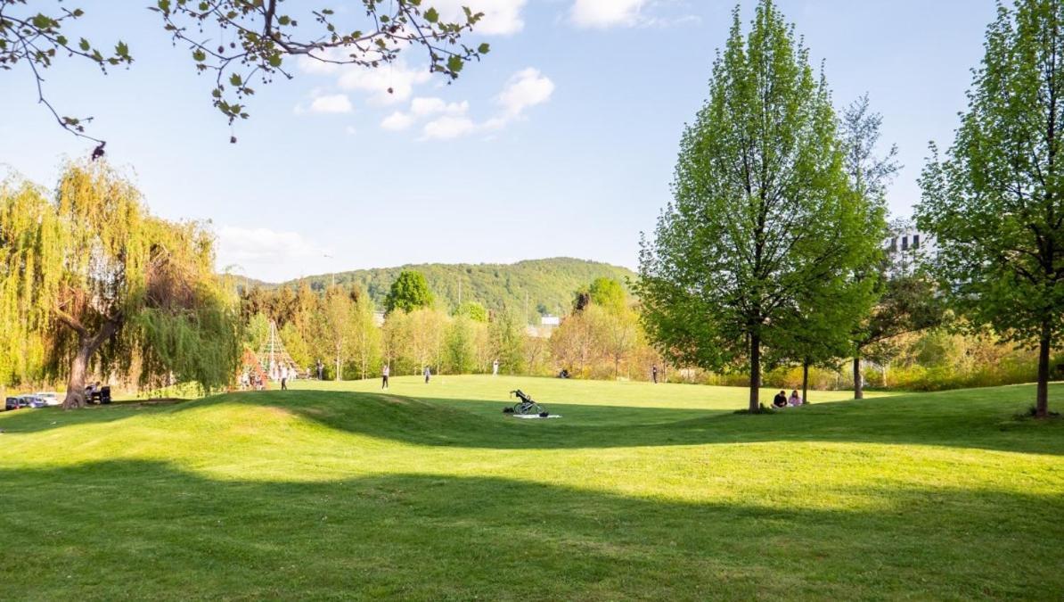 Alure Residences 2 & 24H Self Check-In, Parking In The Garage In The Apartment Building Included, New Building, Terrace, Green Location With A Forest Park With A Lake, Children'S Playground Banská Bystrica Dış mekan fotoğraf